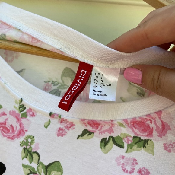 H&M graphic T-shirt size large - Picture 4 of 6